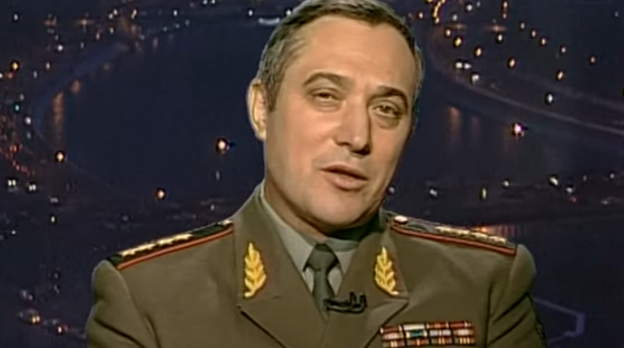 Анатолий Квашнин в 1999 году. Кадр телепрограммы "Здесь и сейчас". youtu.be/MkpDHp_cm08 Анатолий Квашнин в 1999 году. Кадр телепрограммы "Здесь и сейчас". youtu.be/MkpDHp_cm08
