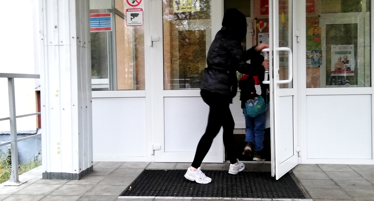 Вход в школу. Фото Нины Тумановой для "Кавказского узла" Вход в школу. Фото Нины Тумановой для "Кавказского узла"