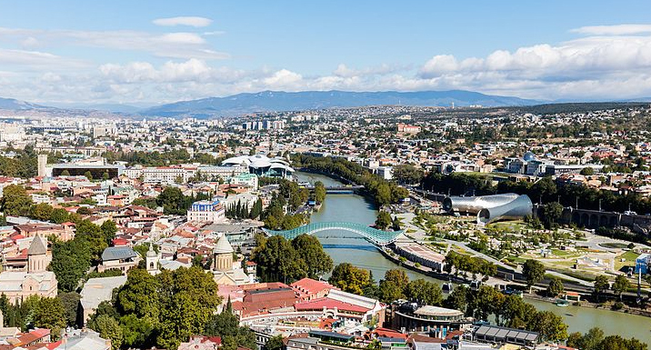 Тбилиси. Фото https://upload.wikimedia.org/wikipedia/commons/1/1f/Tbilisi_collage.png Тбилиси. Фото https://upload.wikimedia.org/wikipedia/commons/1/1f/Tbilisi_collage.png