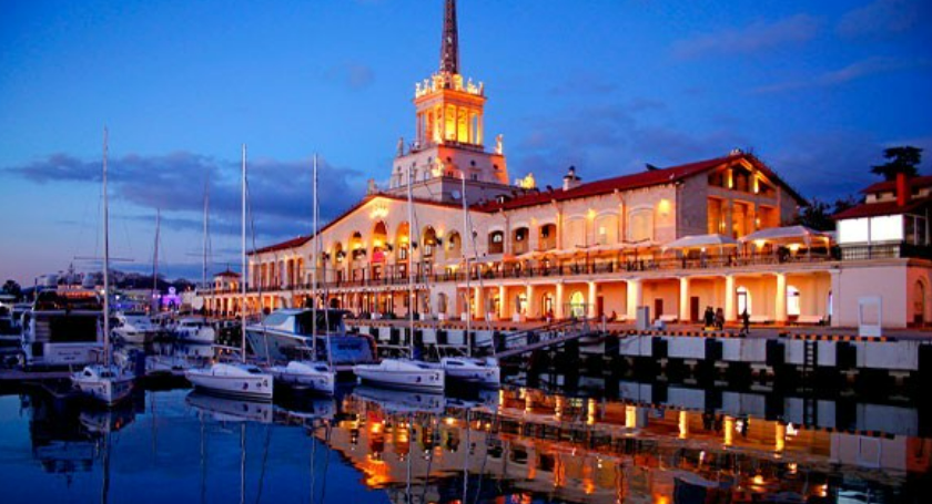 Морской порт Сочи. Фото с сайта "Морпорт Сочи",https://морпорт-сочи.рф/o-morporte/ Морской порт Сочи. Фото с сайта "Морпорт Сочи",https://морпорт-сочи.рф/o-morporte/