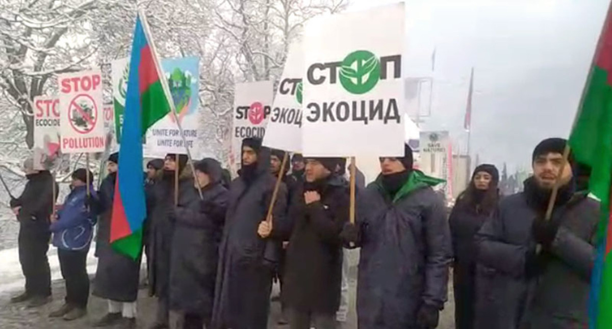 Участники блокады Лачинского коридора. Стоп-кадр видео https://apa.az/ru/sotsium/akciya-na-doroge-lacin-xankendi-prodolzaetsya-uze-56-i-den-foto-video-509619 Участники блокады Лачинского коридора. Стоп-кадр видео https://apa.az/ru/sotsium/akciya-na-doroge-lacin-xankendi-prodolzaetsya-uze-56-i-den-foto-video-509619