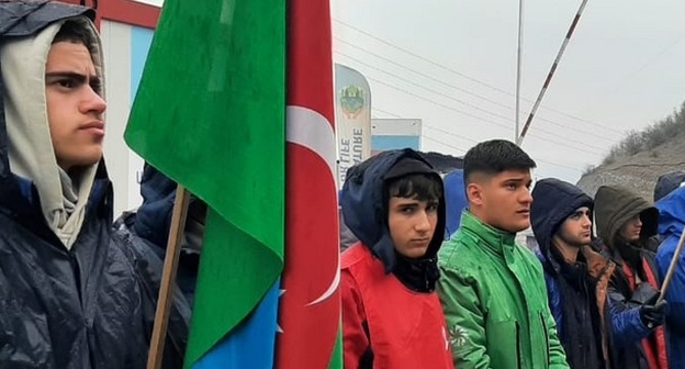 Участники акции блокады Лачинского коридора, фото: https://report.az/ru/karabakh/ekoakciya-na-doroge-hankendi-lachyn-prodolzhaetsya-108-dnej-trebovaniya-ostayutsya-neizmennymi/ Участники акции блокады Лачинского коридора, фото: https://report.az/ru/karabakh/ekoakciya-na-doroge-hankendi-lachyn-prodolzhaetsya-108-dnej-trebovaniya-ostayutsya-neizmennymi/