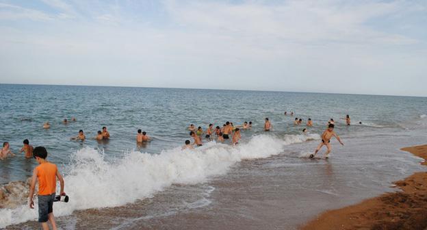 Пляж в детском лагере. Дагестан. Фото http://www.chges.ru/files/image/lager%20103.jpg Пляж в детском лагере. Дагестан. Фото http://www.chges.ru/files/image/lager%20103.jpg