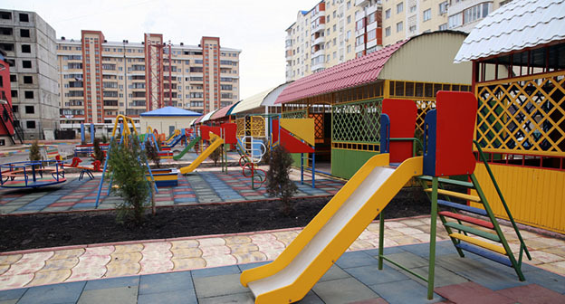Детский сад в Каспийске. Фото: https://riadagestan.ru/news/president/sovremennyy_detskiy_sad_na_280_mest_otkryli_v_dagestane/ Детский сад в Каспийске. Фото: https://riadagestan.ru/news/president/sovremennyy_detskiy_sad_na_280_mest_otkryli_v_dagestane/