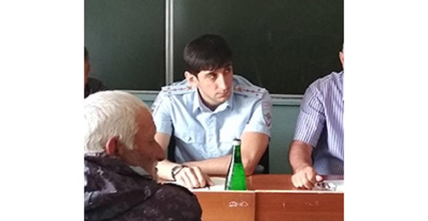 Артем Магомедов. Фото https://chernovik.net/content/lenta-novostey/nachalnik-policii-rutulskogo-rayona-artyom-magomedov-zaderzhan Артем Магомедов. Фото https://chernovik.net/content/lenta-novostey/nachalnik-policii-rutulskogo-rayona-artyom-magomedov-zaderzhan