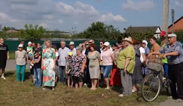 Видеообращение жителей Полтавской, стоп-кадр видео канала
Ne_nowosti https://www.youtube.com/watch?v=UunwkqYOEmc Видеообращение жителей Полтавской, стоп-кадр видео канала
Ne_nowosti https://www.youtube.com/watch?v=UunwkqYOEmc