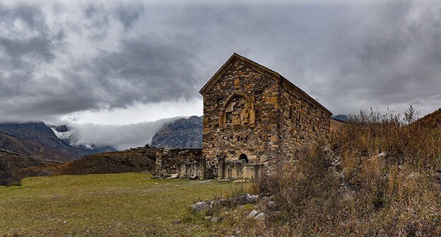 Храм Тхаба-Ерды. Горная Ингушетия. Фото: Alex Svirkin https://ru.wikipedia.org Храм Тхаба-Ерды. Горная Ингушетия. Фото: Alex Svirkin https://ru.wikipedia.org