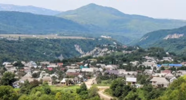 Село Алмак, стоп-кадр видео https://www.youtube.com/watch?app=desktop&v=jQRz6SU3E4Q Село Алмак, стоп-кадр видео https://www.youtube.com/watch?app=desktop&v=jQRz6SU3E4Q