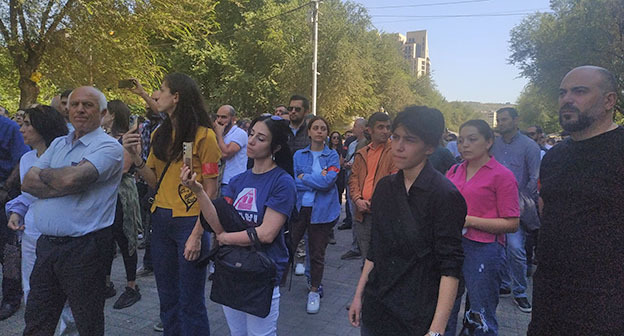 Активисты на улица Еревана. 20 сентября 2023 г. Фото Армине Мартиросян для "Кавказского узла" Активисты на улица Еревана. 20 сентября 2023 г. Фото Армине Мартиросян для "Кавказского узла"
