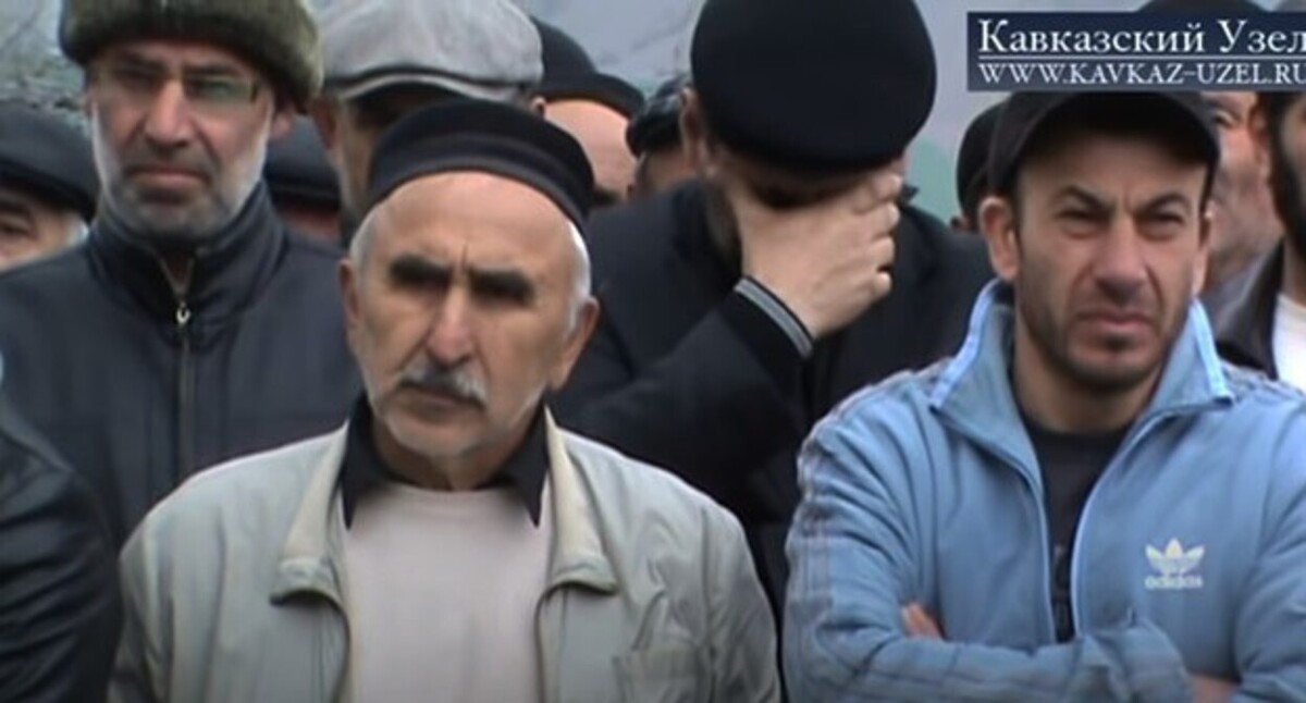 Сход в селе Ирганай (Дагестан). 5 марта 2020 года. Стоп-кадр видео "Кавказского узла" https://www.youtube.com/watch?v=aIbW-mNGJBM&feature=emb_logo Сход в селе Ирганай (Дагестан). 5 марта 2020 года. Стоп-кадр видео "Кавказского узла" https://www.youtube.com/watch?v=aIbW-mNGJBM&feature=emb_logo