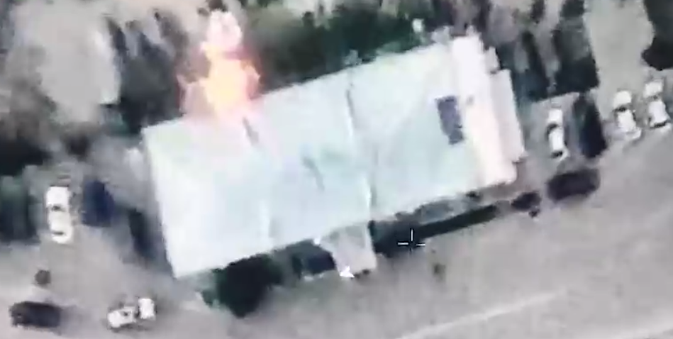 Поджог в Агдере. Стоп-кадр видеозаписи Минобороны Азербайджана от 23.09.23, https://t.me/Azerbaijan_MOD/18479
