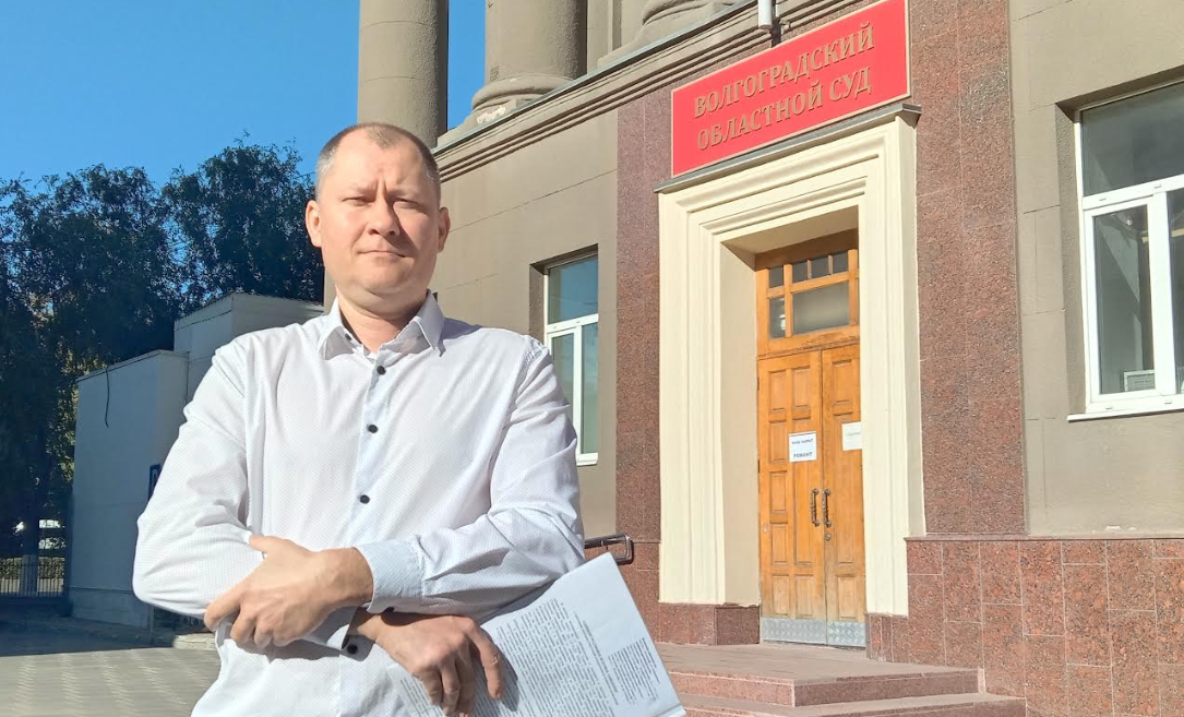 Алексей Севастьянов у здания суда. Фото Вячеслава Ященко для "Кавказского узла". Алексей Севастьянов у здания суда. Фото Вячеслава Ященко для "Кавказского узла".