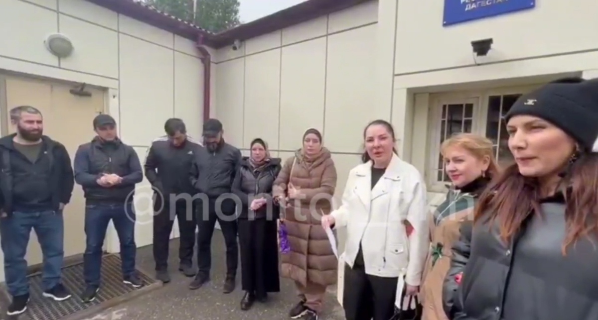 Видеообращение жильцов дома. Кадр видео из телеграм-канала "Монитор пациента и ЖКХ" https://t.me/monitor_pacienta_i_zkh/3060 Видеообращение жильцов дома. Кадр видео из телеграм-канала "Монитор пациента и ЖКХ" https://t.me/monitor_pacienta_i_zkh/3060