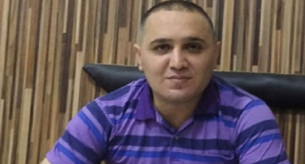 Элчин Гасанзаде. Фото: https://www.turan.az/ext/news/2021/11/free/Social/ru/9159.htm Элчин Гасанзаде. Фото: https://www.turan.az/ext/news/2021/11/free/Social/ru/9159.htm
