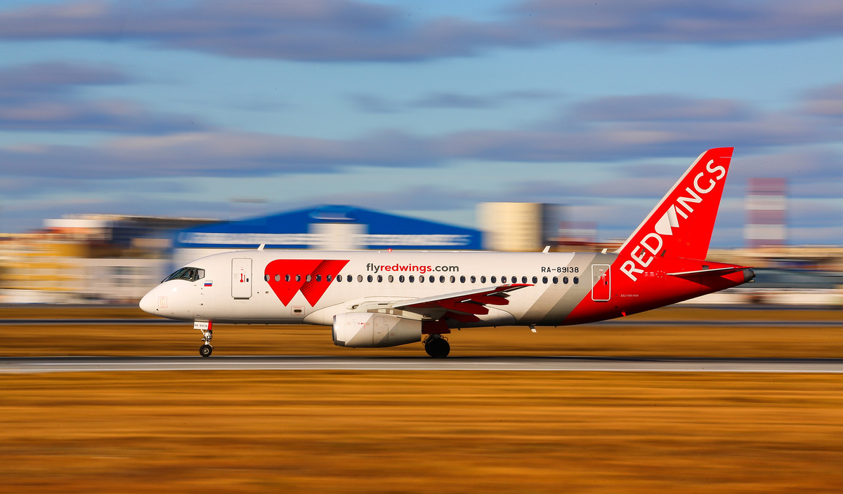 Самолет авиакомпании Red Wings. Фото: https://flyredwings.com Самолет авиакомпании Red Wings. Фото: https://flyredwings.com