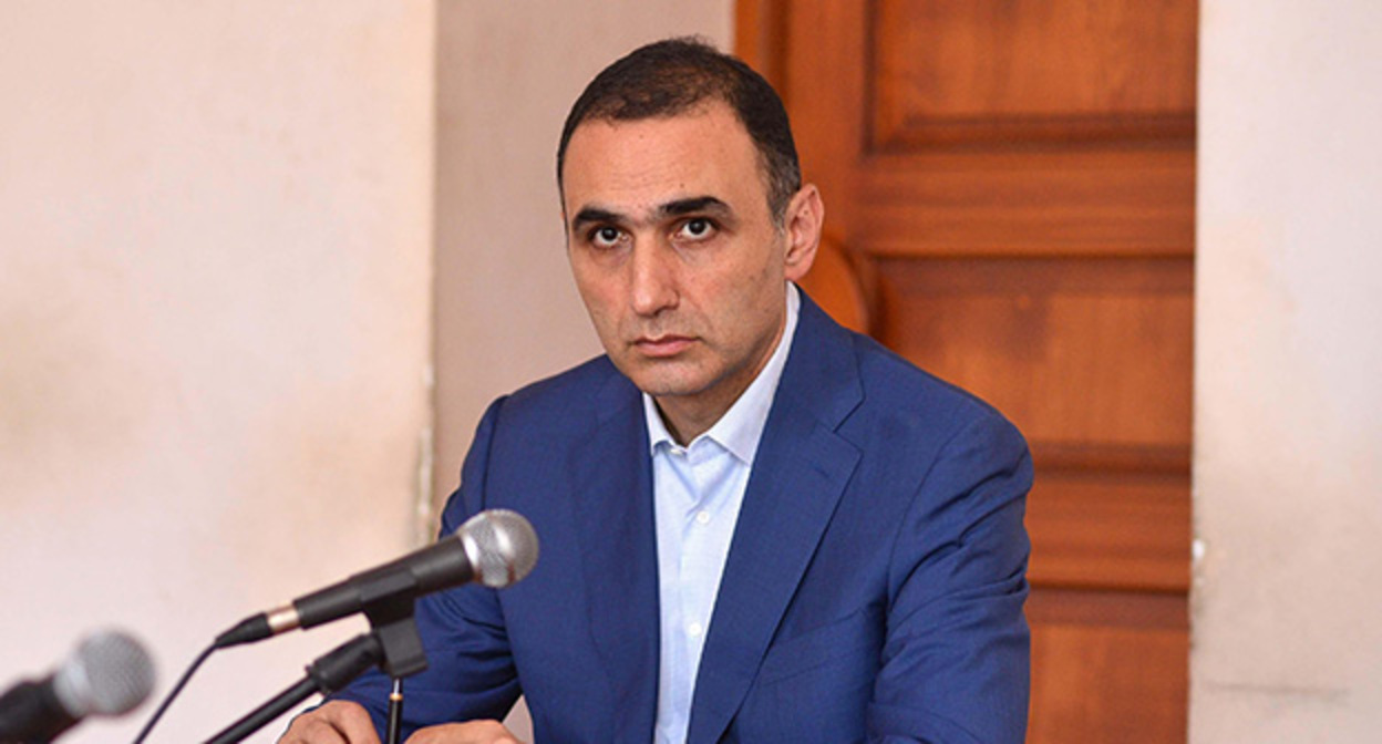 Аветик Чалабян. Фото https://hetq.am/ru/tag/Ավետիք%20Չալաբյան Аветик Чалабян. Фото https://hetq.am/ru/tag/Ավետիք%20Չալաբյան