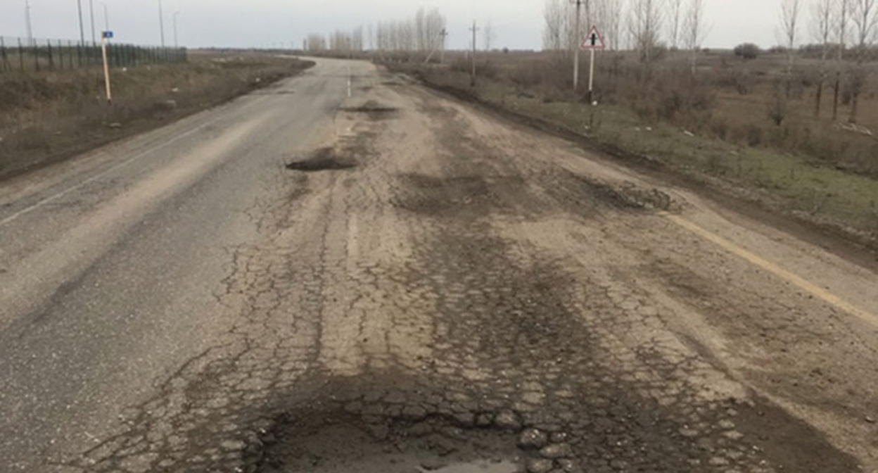 Дорога в село Красный Яр. Скриншот публикации https://vk.com/wall-37473293_1855240 Дорога в село Красный Яр. Скриншот публикации https://vk.com/wall-37473293_1855240