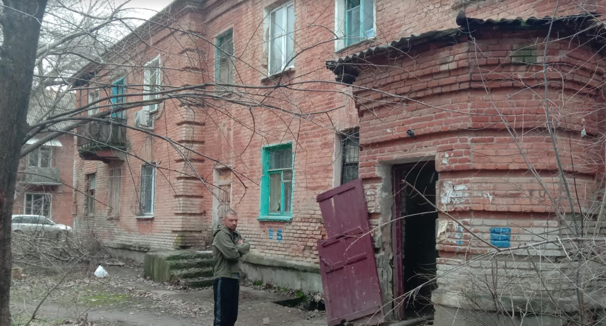 Аварийный дом №29 на улице 2-я Динамовская в Волгограде. Фото Вячеслава Ященко для "Кавказского узла" Аварийный дом №29 на улице 2-я Динамовская в Волгограде. Фото Вячеслава Ященко для "Кавказского узла"