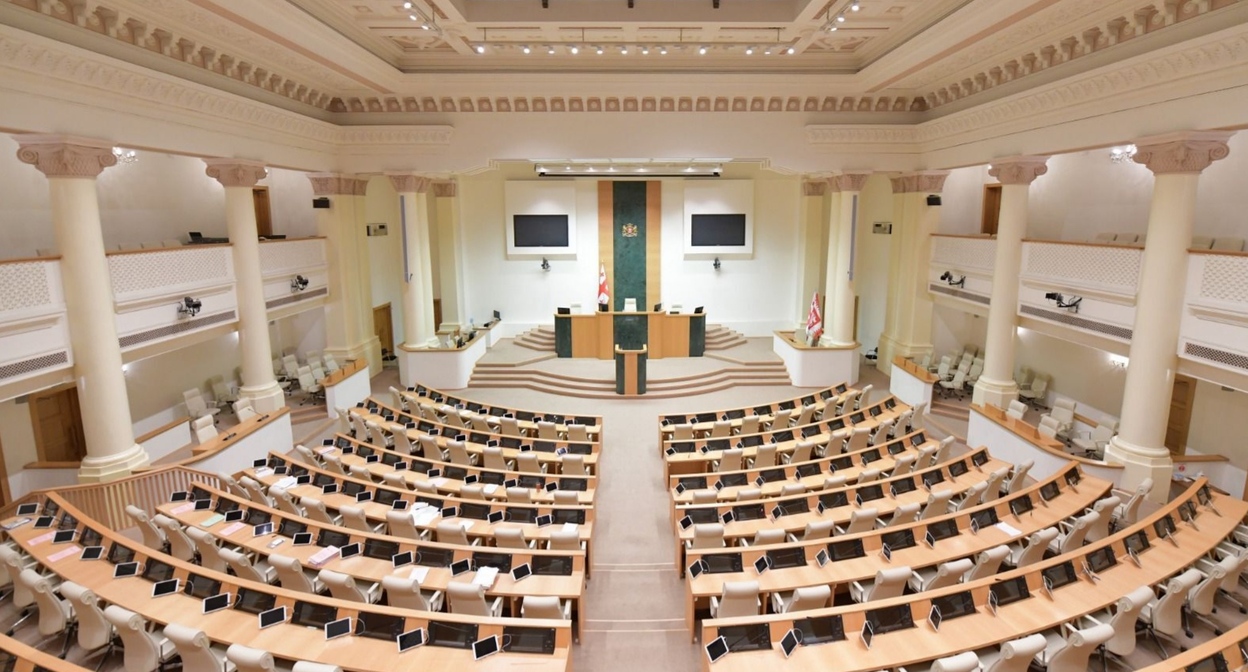 Зал в парламенте Грузии. Фото: пресс-служба парламента https://parliament.ge/en/ Зал в парламенте Грузии. Фото: пресс-служба парламента https://parliament.ge/en/
