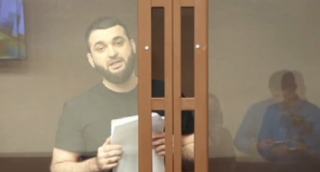 Абдулмумин Гаджиев выступает с последним словом. Стоп-кадр видео из Telegram-канала Я/Мы Абдулмумин Гаджиев от 08.09.23, https://t.me/abdmumin/1051 Абдулмумин Гаджиев выступает с последним словом. Стоп-кадр видео из Telegram-канала Я/Мы Абдулмумин Гаджиев от 08.09.23, https://t.me/abdmumin/1051