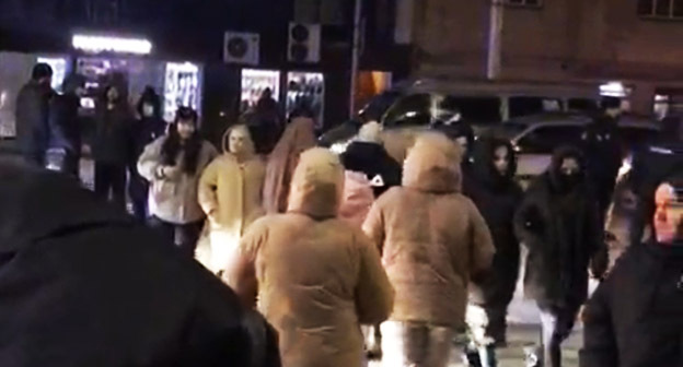 Акция жителей Редукторного в Дагестане. 9 января 2024 г. Скриншот видео https://t.me/dagestanRD/40652 Акция жителей Редукторного в Дагестане. 9 января 2024 г. Скриншот видео https://t.me/dagestanRD/40652