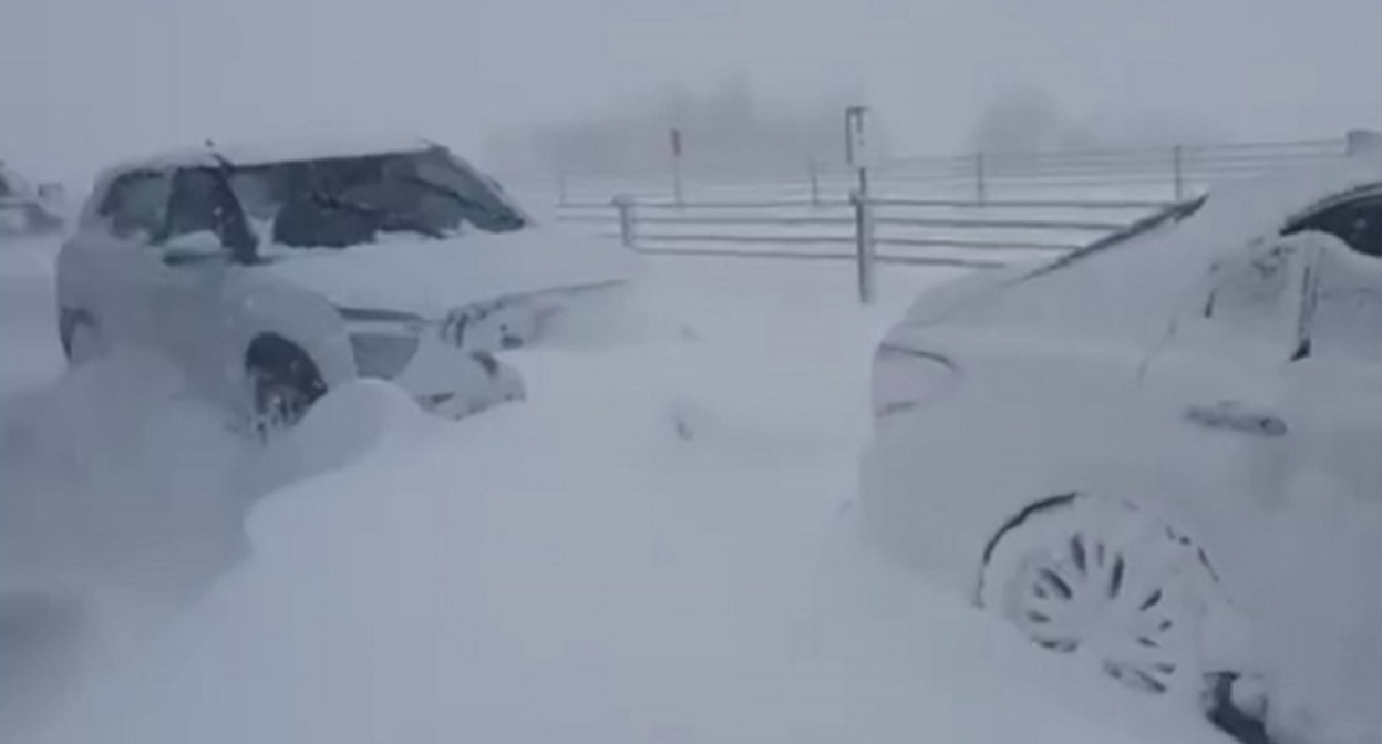 Снегопад на трассе "Дон". Фото: https://privet-rostov.ru/ Снегопад на трассе "Дон". Фото: https://privet-rostov.ru/