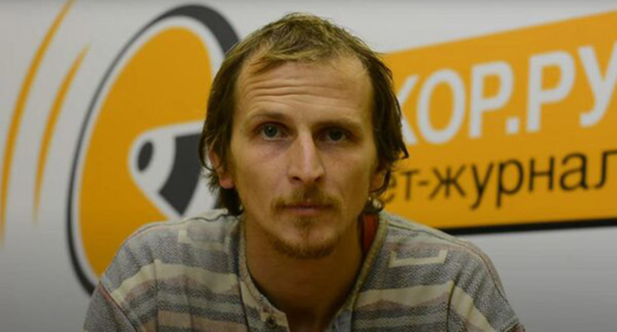 Александр Рыбин, стоп-кадр видео канала "Рабкор" https://www.youtube.com/watch?v=aGWVMjIV43M Александр Рыбин, стоп-кадр видео канала "Рабкор" https://www.youtube.com/watch?v=aGWVMjIV43M