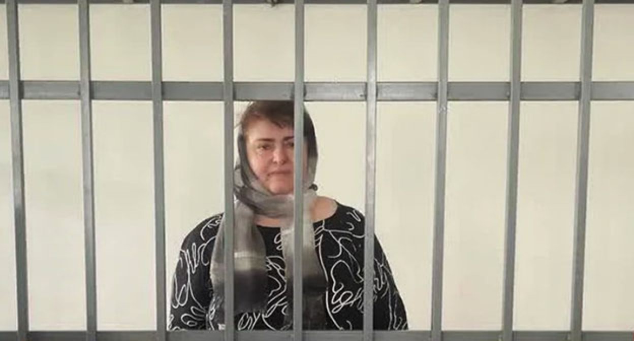 Зарема Мусаева в зале суда. Фото: Телеграм-канал Кровавая барыня Зарема Мусаева в зале суда. Фото: Телеграм-канал Кровавая барыня