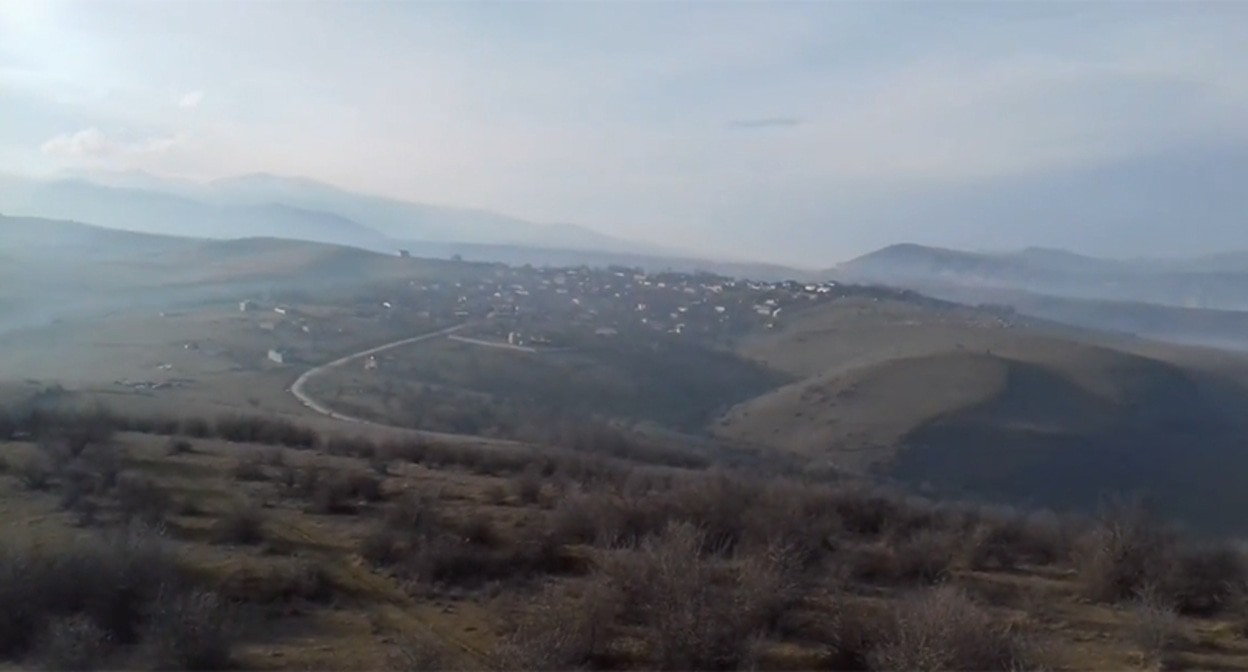 Вид на село Цнал. Кадр из видео https://www.youtube.com/watch?v=Bz3DZrHXyPs Вид на село Цнал. Кадр из видео https://www.youtube.com/watch?v=Bz3DZrHXyPs