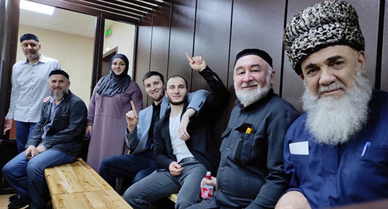 Ингушские активисты в зале суда. Фото: https://fortanga.org Ингушские активисты в зале суда. Фото: https://fortanga.org