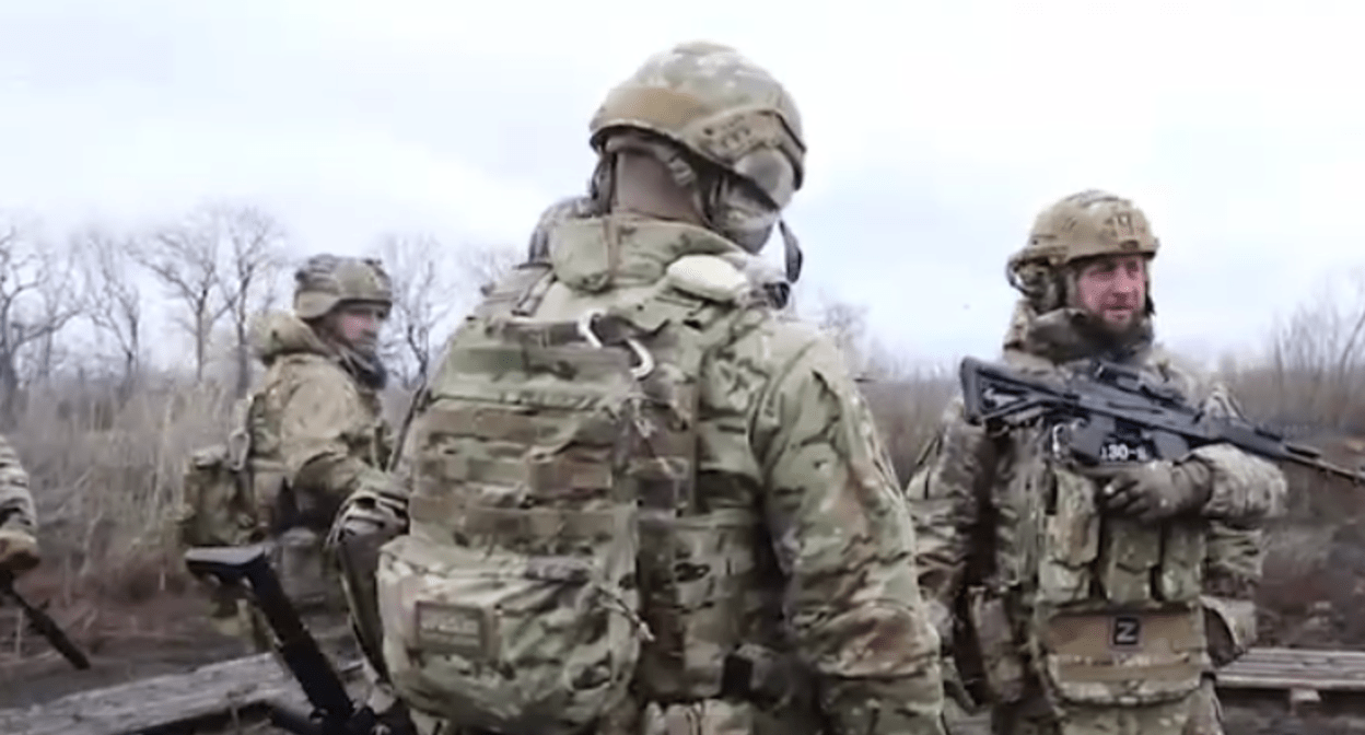 Бойцы сводного отряда полицейских из Чечни. Стоп-кадр видео ЧГТРК"Грозный" от 22.01.24, https://t.me/groznytv/21343 Бойцы сводного отряда полицейских из Чечни. Стоп-кадр видео ЧГТРК"Грозный" от 22.01.24, https://t.me/groznytv/21343