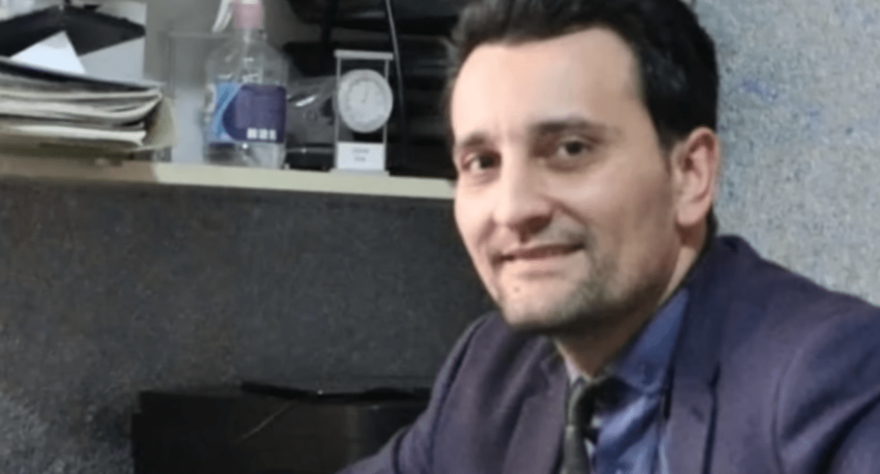 Арзу Саядоглу. Стоп-кадр видео из YouTube-канала Azad soz, https://www.youtube.com/watch?v=lS6bXB7DWrg&t=128s Арзу Саядоглу. Стоп-кадр видео из YouTube-канала Azad soz, https://www.youtube.com/watch?v=lS6bXB7DWrg&t=128s