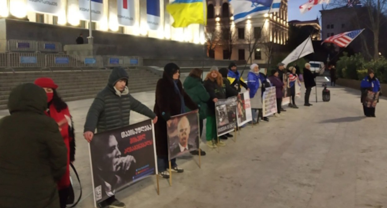 Пикет в Тбилиси, фото: RusNews Пикет в Тбилиси, фото: RusNews