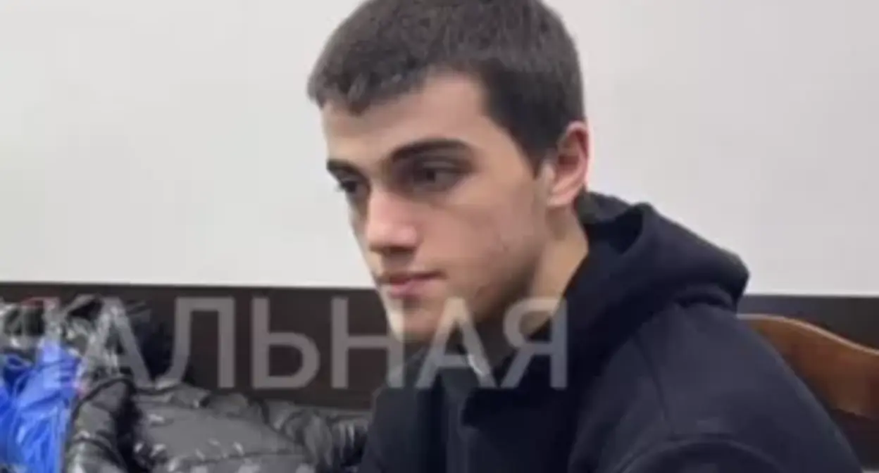 Надырхан Кадирханов. Фото: https://chernovik.net/news/nadirkhan-kadirkhanov-ubivshiy-boyca-mma-magomeda-mutaeva-li-zaderzhan-li-sdalsya-s-povinnoy Надырхан Кадирханов. Фото: https://chernovik.net/news/nadirkhan-kadirkhanov-ubivshiy-boyca-mma-magomeda-mutaeva-li-zaderzhan-li-sdalsya-s-povinnoy