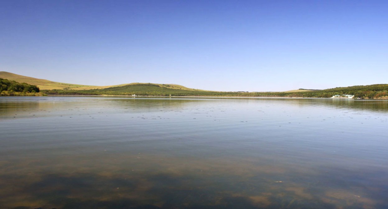 Озеро Тамбукан. Фото: Pupsoid. https://ru.wikipedia.org/ Озеро Тамбукан. Фото: Pupsoid. https://ru.wikipedia.org/