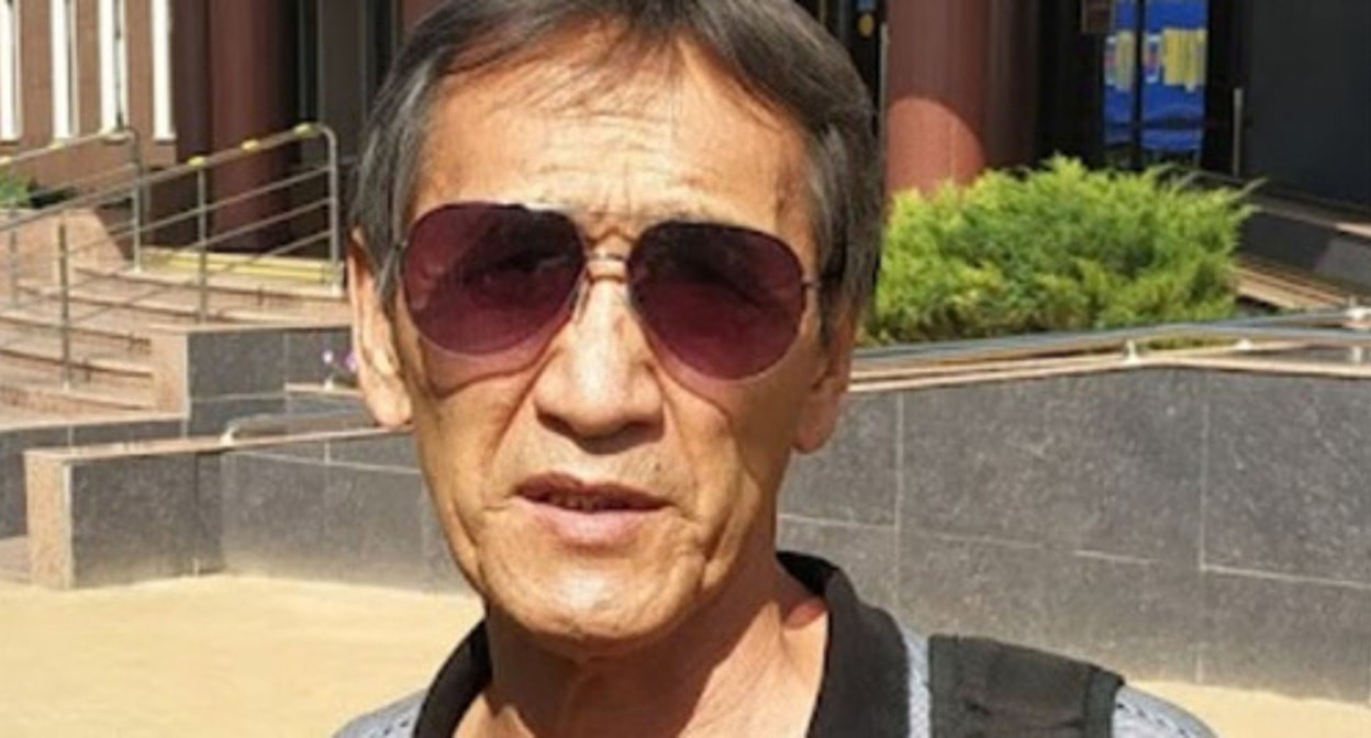 Журналист Валерий Бадмаев. Фото Бадмы Бюрчиева для "Кавказского узла" Журналист Валерий Бадмаев. Фото Бадмы Бюрчиева для "Кавказского узла"