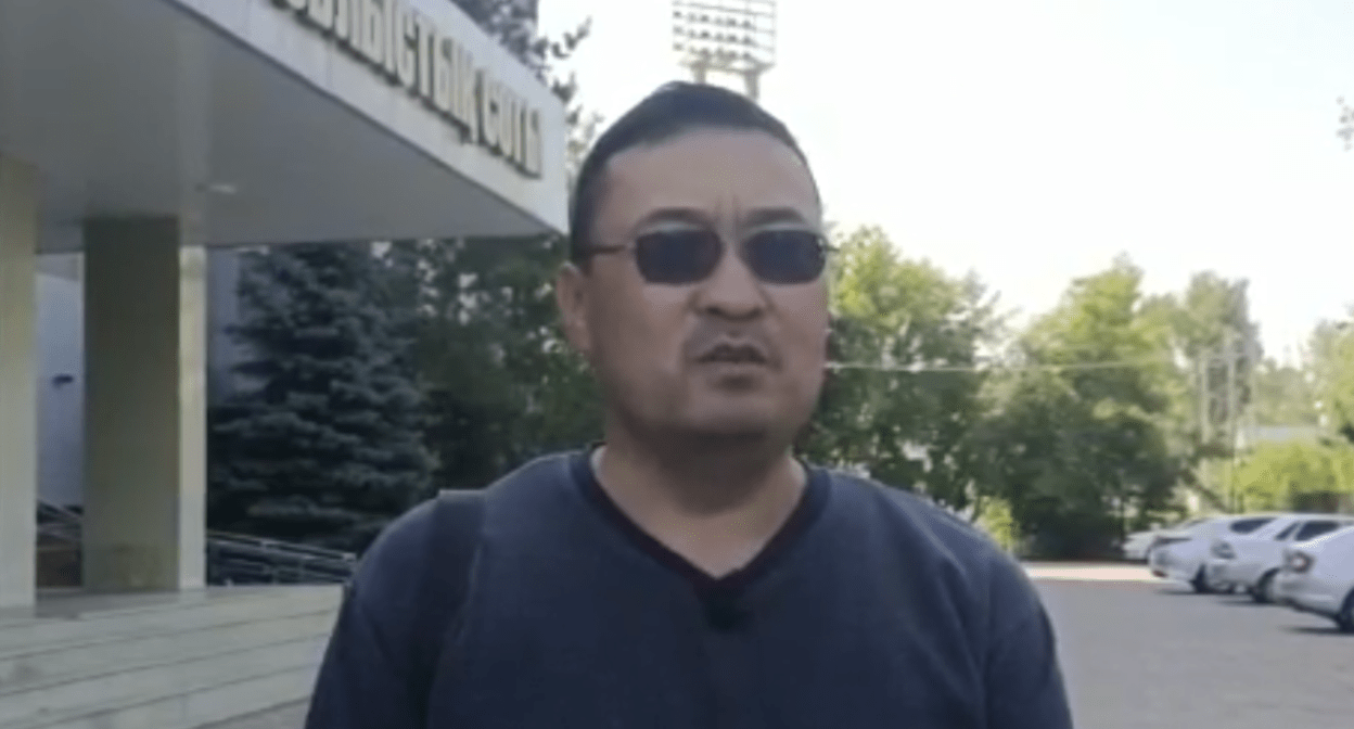 Игорь Санджиев. Стоп-кадр видео YouTube-канала RATEL KZ от 25.05.23, https://www.youtube.com/watch?v=Xv0Vz2uBYlM&t=119s
Игорь Санджиев. Стоп-кадр видео YouTube-канала RATEL KZ от 25.05.23, https://www.youtube.com/watch?v=Xv0Vz2uBYlM&t=119s