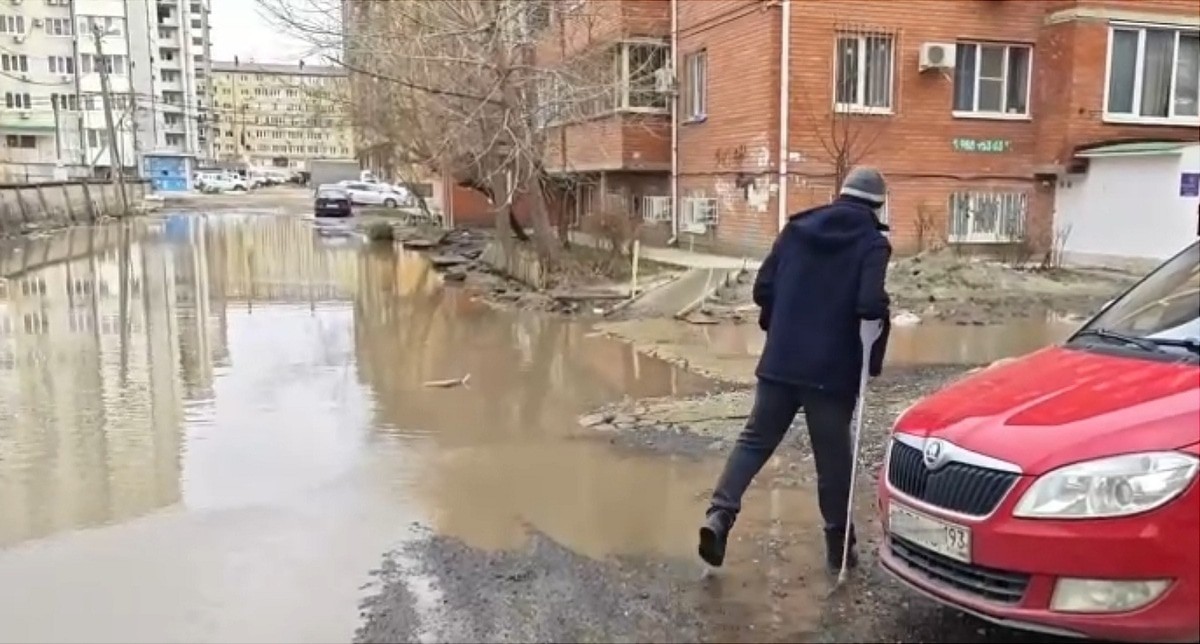Музыкальный микрорайон Краснодара. Кадр видеообращения местных жителей к Александру Бастрыкину https://93.ru/text/gorod/2024/02/17/73241897/ Музыкальный микрорайон Краснодара. Кадр видеообращения местных жителей к Александру Бастрыкину https://93.ru/text/gorod/2024/02/17/73241897/