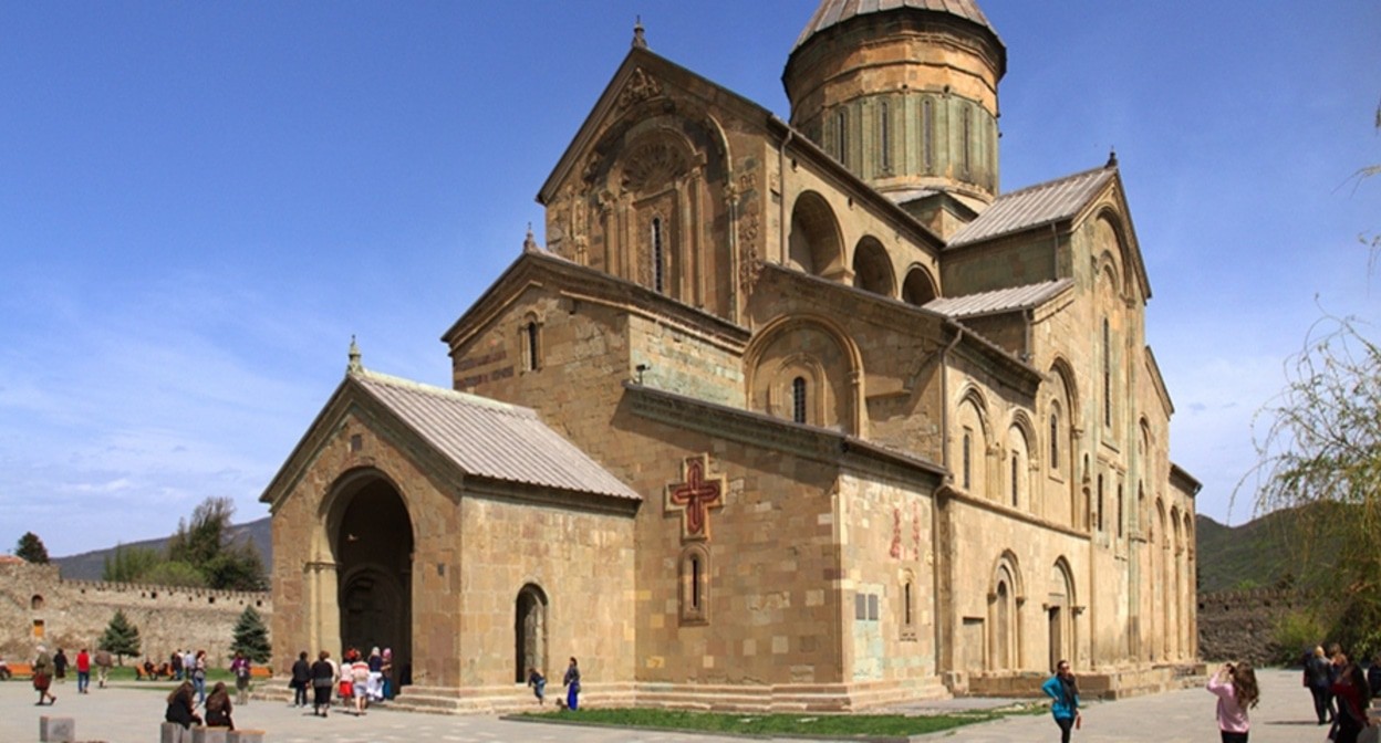 Храм Светицховели. Фото: Levan Gokadze. Flickr, CC BY-SA 2.0, https://commons.wikimedia.org/w/index.php?curid=49181095 Храм Светицховели. Фото: Levan Gokadze. Flickr, CC BY-SA 2.0, https://commons.wikimedia.org/w/index.php?curid=49181095