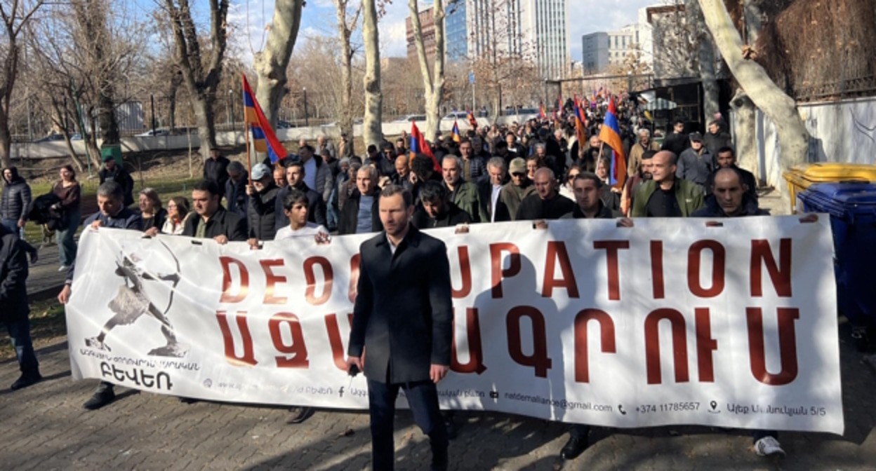 Шествие оппозиции в Ереване, фото: корреспондент "Кавказского узла" Шествие оппозиции в Ереване, фото: корреспондент "Кавказского узла"