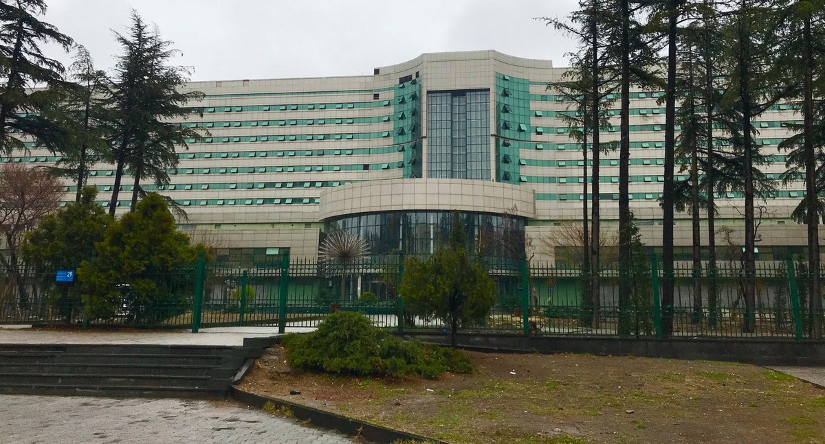 Республиканская больница. Тбилиси. Фото: https://www.facebook.com/USAIDGeorgia/photos/a.375052135845941/3847443398606780/?type=3 принадлежит компании Meta деятельность которой запрещена в России Республиканская больница. Тбилиси. Фото: https://www.facebook.com/USAIDGeorgia/photos/a.375052135845941/3847443398606780/?type=3 принадлежит компании Meta деятельность которой запрещена в России