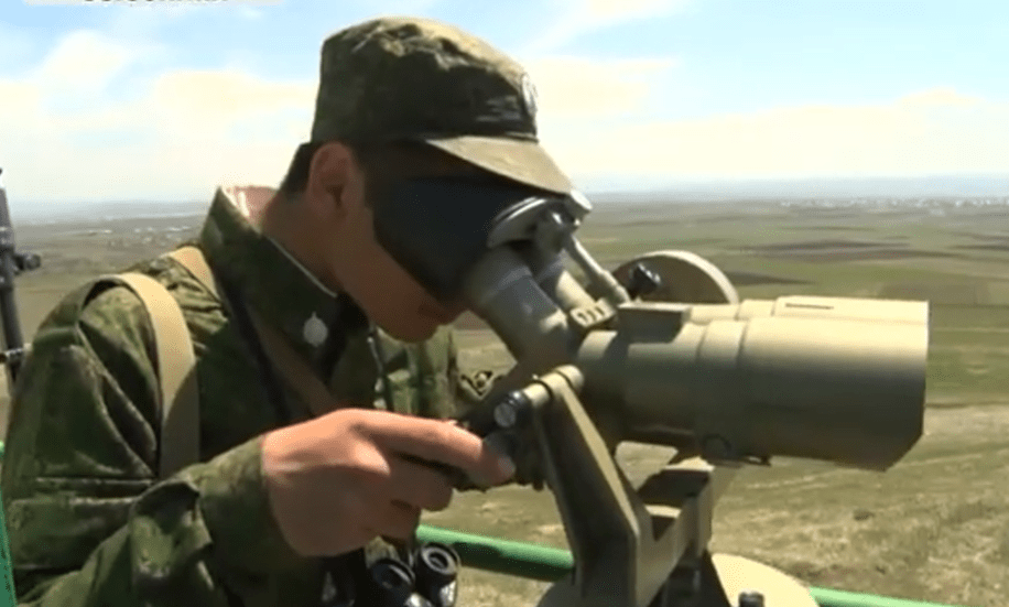 Российский пограничник в Армении. Стоп-кадр видео телекомпании "Мир" https://www.youtube.com/watch?v=gUHLBGxK02Q Российский пограничник в Армении. Стоп-кадр видео телекомпании "Мир" https://www.youtube.com/watch?v=gUHLBGxK02Q