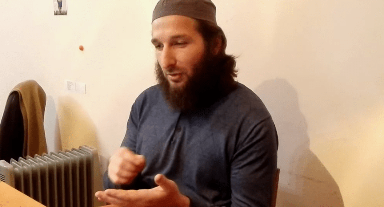 Идрис Юсупов (внесен в реестр иноагентов). Стоп-кадр видео из YouTube-канала Заиры Рабадановой, https://www.youtube.com/watch?v=tw6kCYylx2Q Идрис Юсупов (внесен в реестр иноагентов). Стоп-кадр видео из YouTube-канала Заиры Рабадановой, https://www.youtube.com/watch?v=tw6kCYylx2Q