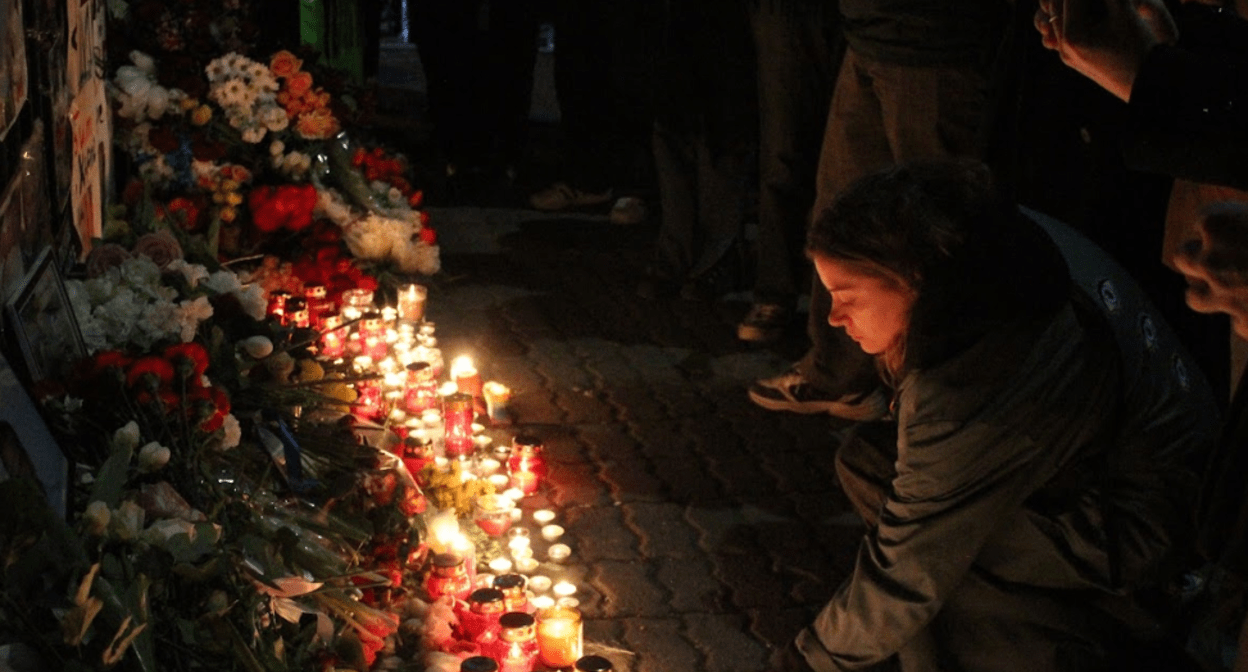 Мемориал Навальному в Ереване. Фото Тиграна Петросяна для "Кавказского узла". Мемориал Навальному в Ереване. Фото Тиграна Петросяна для "Кавказского узла".