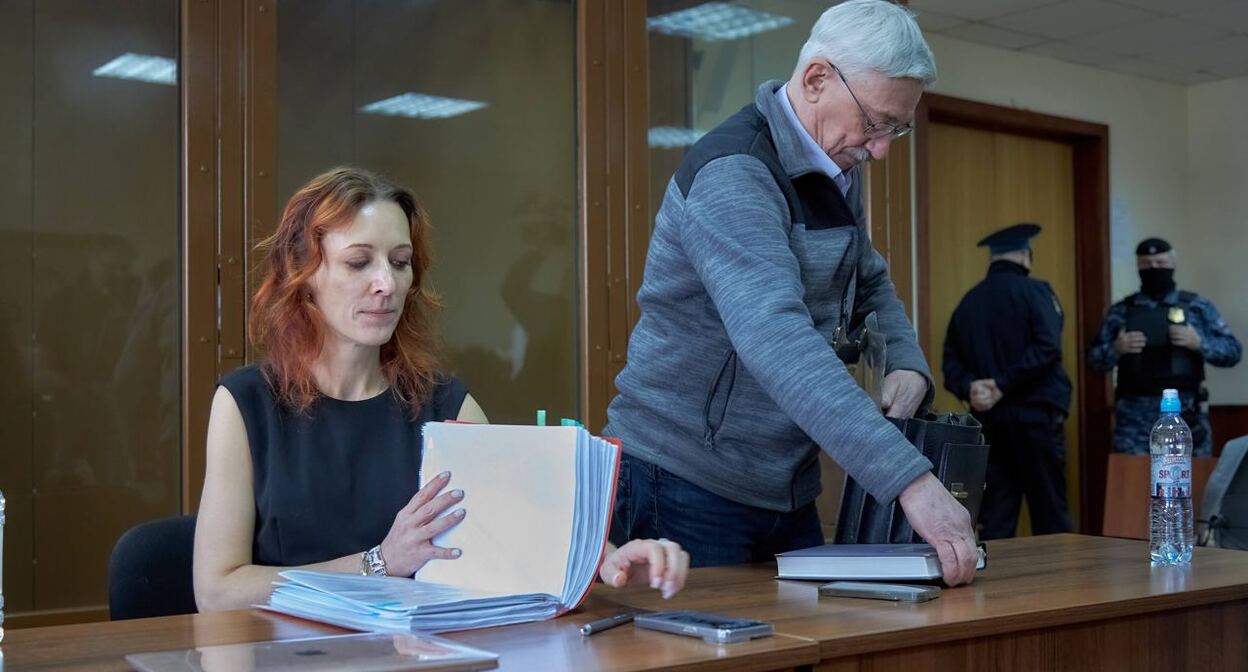Катерина Тертухина и Олег Орлов. Фото: Андрей Рушайло-Арно. https://memorialcenter.org включен в реестр иностранных агентов Катерина Тертухина и Олег Орлов. Фото: Андрей Рушайло-Арно. https://memorialcenter.org включен в реестр иностранных агентов