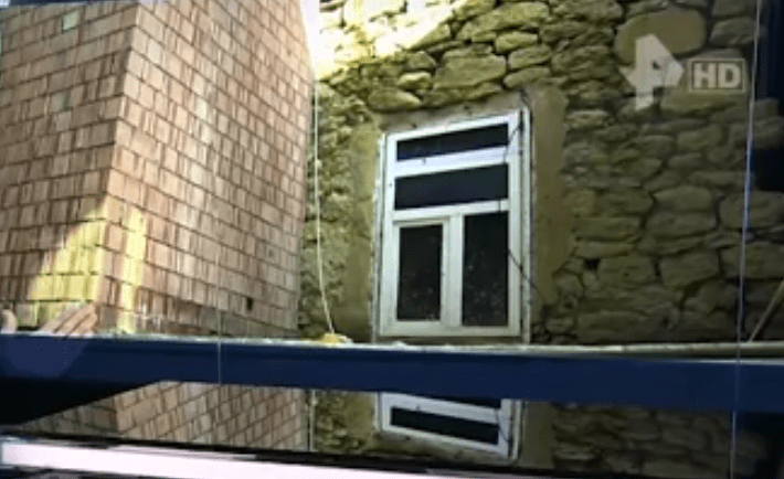 Окно квартиры Милаиди. Стоп-кадр видео из Telegram-канала Мурада Магомедова, https://t.me/muradreporter/611
