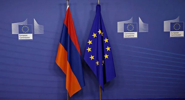 Флаги ЕС и Армении, фото: Тигран Петросян для "Кавказского узла" Флаги ЕС и Армении, фото: Тигран Петросян для "Кавказского узла"
