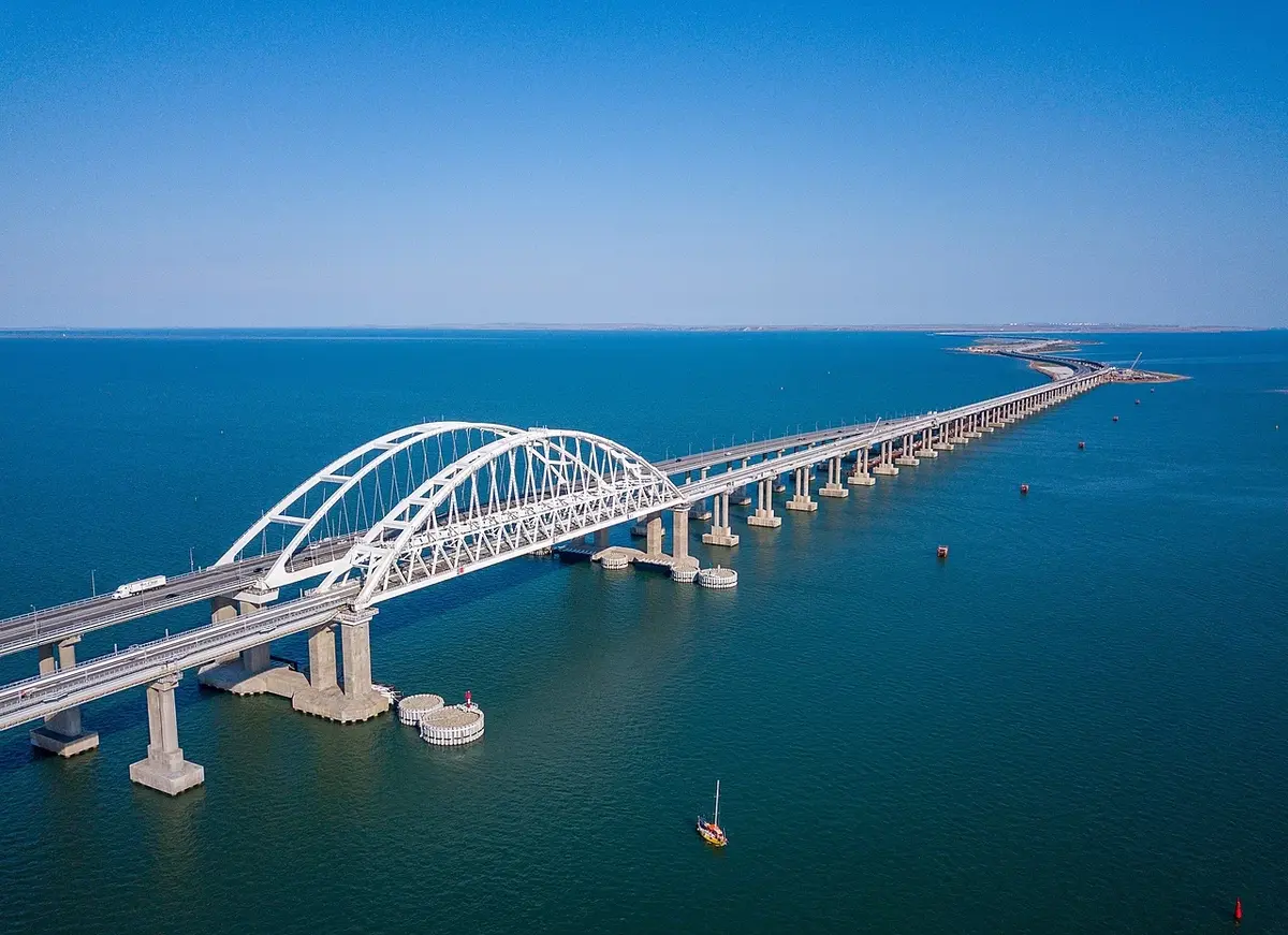 Крымский мост. Фото: Rosavtodor.ru https://ru.wikipedia.org Крымский мост. Фото: Rosavtodor.ru https://ru.wikipedia.org