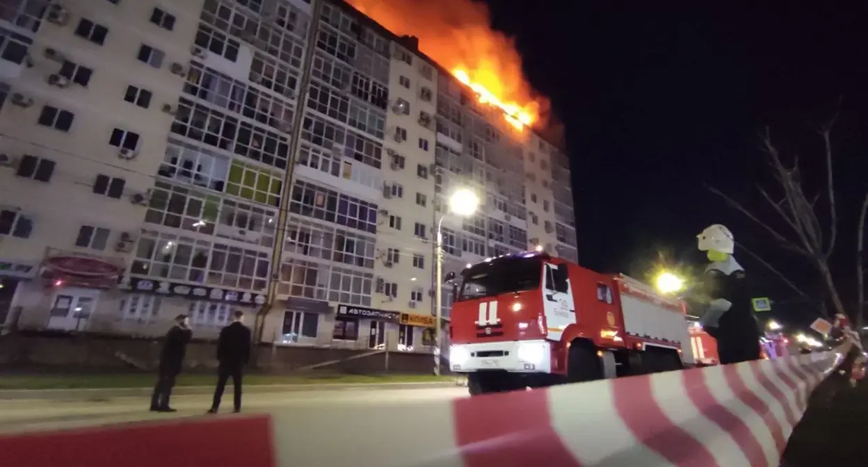 На месте пожара в доме на улице Объездной в Анапе. 13 февраля 2024 г. Фото: администрация Анапы На месте пожара в доме на улице Объездной в Анапе. 13 февраля 2024 г. Фото: администрация Анапы