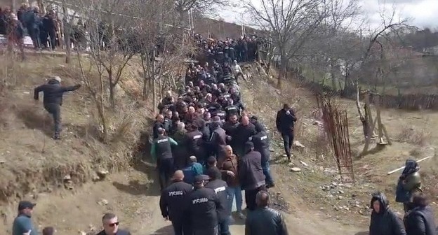Акция протеста в Адигени. 8 марта 2024 года. Фото: "ТОК-ТВ" https://toktv.ge/%d0%bd%d0%be%d0%b2%d0%be%d1%81%d1%82%d0%b8/%e1%83%99%e1%83%90%e1%83%a2%e1%83%94%e1%83%92%e1%83%9d%e1%83%a0%e1%83%98%e1%83%a3%e1%83%9a%e1%83%90%e1%83%93-%e1%83%9b%e1%83%98%e1%83%a3%e1%83%a6%e1%83%94%e1%83%91%e1%83%94%e1%83%9a%e1%83%98/ Акция протеста в Адигени. 8 марта 2024 года. Фото: "ТОК-ТВ" https://toktv.ge/%d0%bd%d0%be%d0%b2%d0%be%d1%81%d1%82%d0%b8/%e1%83%99%e1%83%90%e1%83%a2%e1%83%94%e1%83%92%e1%83%9d%e1%83%a0%e1%83%98%e1%83%a3%e1%83%9a%e1%83%90%e1%83%93-%e1%83%9b%e1%83%98%e1%83%a3%e1%83%a6%e1%83%94%e1%83%91%e1%83%94%e1%83%9a%e1%83%98/